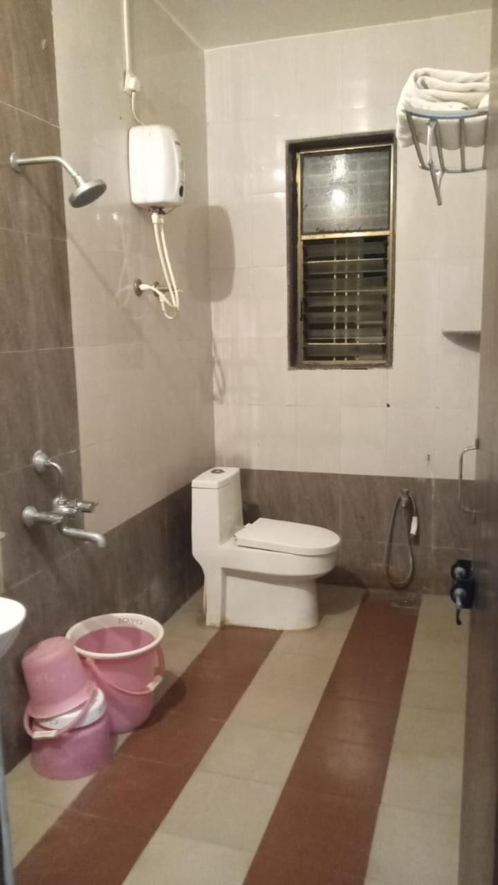 Hotel Swamiraj Indāpur Exterior foto